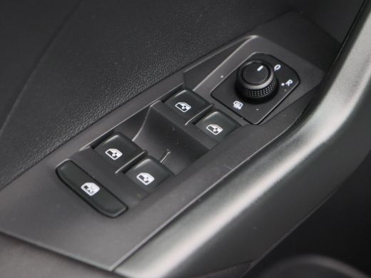 Volkswagen T-Cross 1.0 TSi 110 Pk Automaat Life | Cruise Control | Parkeersensoren | Navigatie | Carplay | 16 inch |... ActivLease financial lease