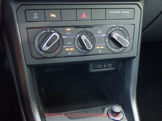 Volkswagen T-Cross 1.0 TSI CARPLAY/AIRCO/PDC-V+A/STOELVERWARMING ActivLease financial lease