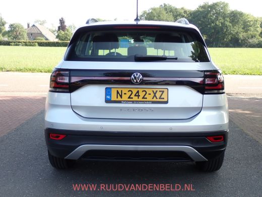 Volkswagen T-Cross 1.0 TSI CARPLAY/AIRCO/PDC-V+A/STOELVERWARMING ActivLease financial lease