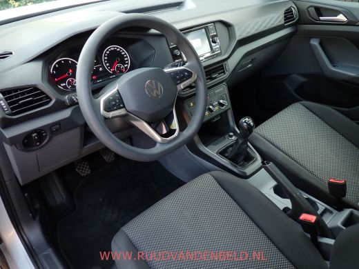 Volkswagen T-Cross 1.0 TSI CARPLAY/AIRCO/PDC-V+A/STOELVERWARMING ActivLease financial lease