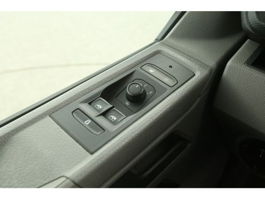 Volkswagen Transporter 2.0 TDI L2H1 | Dubbele Cabine | 5 Persoons | Airco Carplay Cruise PDC Elektrpakket ActivLease financial lease