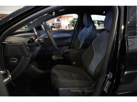 Volvo  EX30 Single Motor Extended Range Plus 69 kWh | 20" | Google | Camera | Keyless Entry | Elek kofferklep... ActivLease financial lease