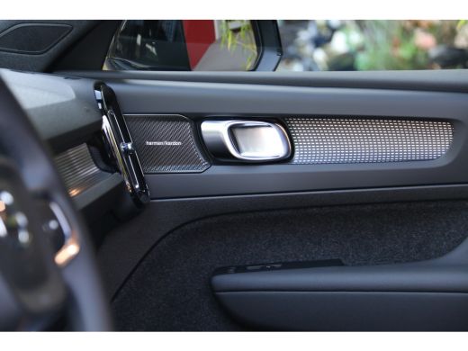 Volvo  EX40 185 kW Single Motor Extended Range RWD Ultra Black Edition | Panoramadak | Harman/Kardon | 360 Ca... ActivLease financial lease