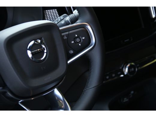Volvo  EX40 185 kW Single Motor Extended Range RWD Ultra Black Edition | Panoramadak | Harman/Kardon | 360 Ca... ActivLease financial lease