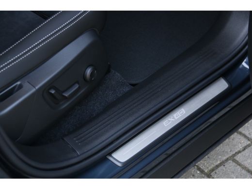 Volvo  EX40 185 kW Single Motor Extended Range RWD Ultra Black Edition | Panoramadak | Harman/Kardon | 360 Ca... ActivLease financial lease