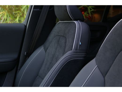 Volvo  EX40 185 kW Single Motor Extended Range RWD Ultra Black Edition | Panoramadak | Harman/Kardon | 360 Ca... ActivLease financial lease