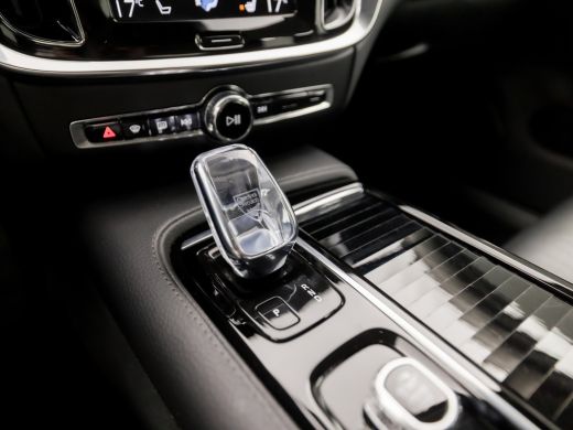 Volvo  S60 2.0 Recharge T6 AWD Inscription 391Pk Automaat (APPLE CARPLAY, GROOT NAVI, STUUR/STOELVERWARMING,... ActivLease financial lease