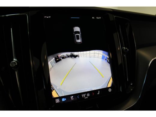 Volvo  XC60 T6 350PK AWD Plus Dark | Trekhaak | 21" | Sportstoelen | 360° camera |  Gelaagd glas rondom ActivLease financial lease