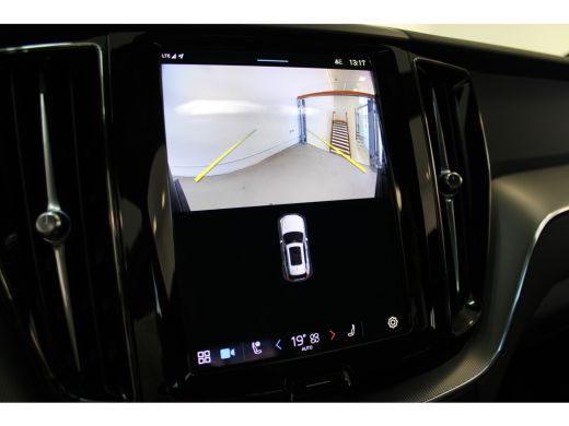 Volvo  XC60 T6 350PK AWD Plus Dark | Trekhaak | 21" | Sportstoelen | 360° camera |  Gelaagd glas rondom ActivLease financial lease