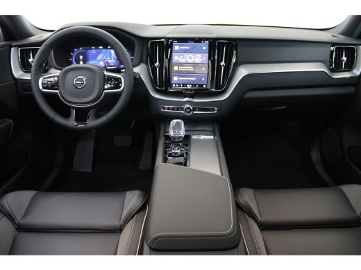 Volvo  XC60 T6 350PK AWD Plus Dark | Trekhaak | 21" | Sportstoelen | 360° camera |  Gelaagd glas rondom ActivLease financial lease