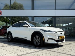 Ford Mustang Mach-E Mach-E Extended 98 kWh | Trekhaak | Panorama | 600 km Range! | Bang & Olufssen |