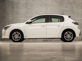 Peugeot 208 1.2 PureTech Sport (APPLE CARPLAY, NAVIGATIE, 360 CAMERA, PARKEERSENSOREN, LM VELGEN, SPORTSTOELE...