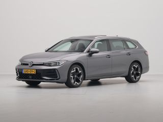 Volkswagen Passat Variant 1.5 eTSI 150pk R-Line Business Panorama Trekhaak Camera Side Assist