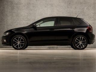 Volkswagen Polo 1.0 TSI Sportline Automaat (APPLE CARPLAY, PARKEERSENSOREN, LM VELGEN, GETINT GLAS, SPORTSTOELEN,...