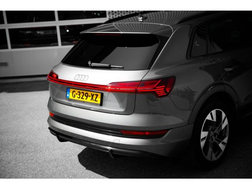 Audi e-tron 50 quattro 313pk Launch edition Black | Panoramadak | 20" | Parkeerhulp v+a | Optiekpakket zwart ... ActivLease financial lease