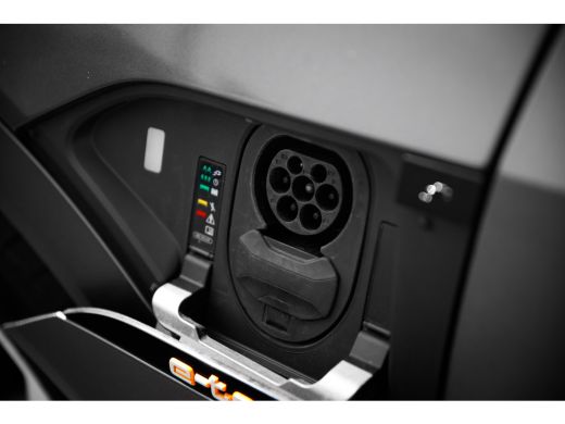 Audi e-tron 50 quattro 313pk Launch edition Black | Panoramadak | 20" | Parkeerhulp v+a | Optiekpakket zwart ... ActivLease financial lease