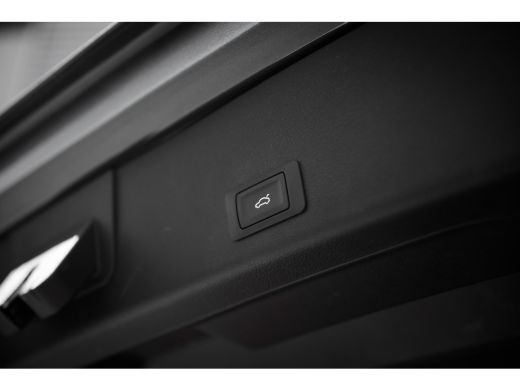 Audi e-tron 50 quattro 313pk Launch edition Black | Panoramadak | 20" | Parkeerhulp v+a | Optiekpakket zwart ... ActivLease financial lease