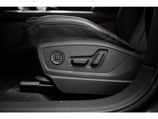 Audi e-tron 50 quattro 313pk Launch edition Black | Panoramadak | 20" | Parkeerhulp v+a | Optiekpakket zwart ... ActivLease financial lease