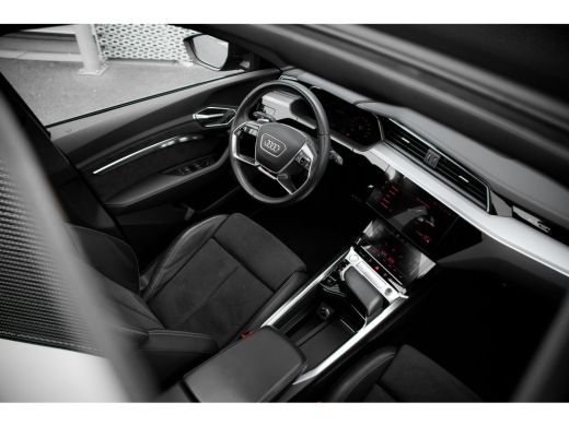 Audi e-tron 50 quattro 313pk Launch edition Black | Panoramadak | 20" | Parkeerhulp v+a | Optiekpakket zwart ... ActivLease financial lease