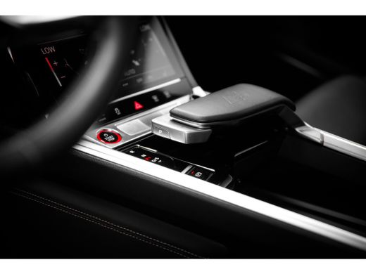 Audi e-tron S 503pk quattro 95 kWh | Panoramadak | Supersportstoelen | B&O ActivLease financial lease