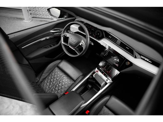Audi e-tron S 503pk quattro 95 kWh | Panoramadak | Supersportstoelen | B&O ActivLease financial lease