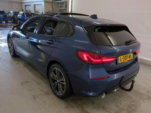 BMW 1 Serie 120i Business Edition Plus NL AUTO | PANO | LEDER | STUURWIEL VERW | ActivLease financial lease