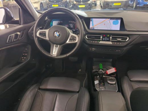 BMW 1 Serie 120i Business Edition Plus NL AUTO | PANO | LEDER | STUURWIEL VERW | ActivLease financial lease