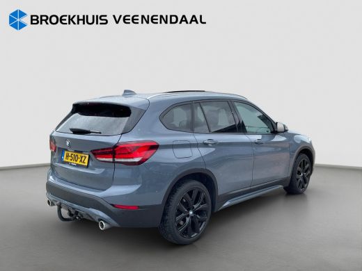 BMW X1 sDrive20i High Executive Sportline | Panoramadak | Trekhaak | Leder | Camera ActivLease financial lease