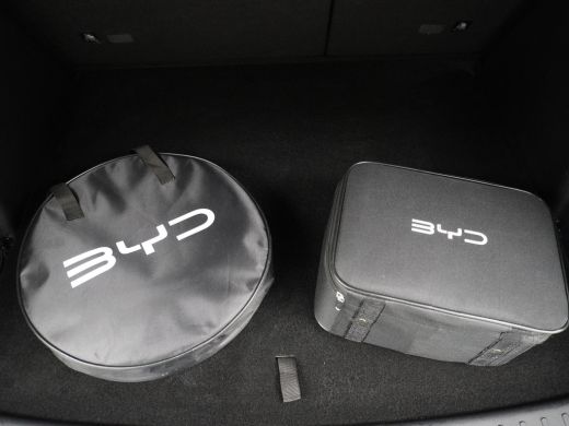 BYD ATTO 3 Design COMPLETE AUTO | RIJKLAAR INCL. FABR. GARANTIE T/M 2028 | AANDRIJFLIJN EN ACCU ZELFS T/M 2030 ActivLease financial lease