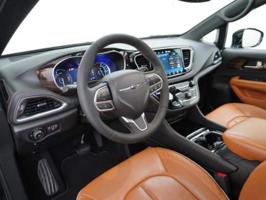 Chrysler Pacifica 3.6 V6 Hybrid 7 PERSOONS | ZEER LUXE UITGERUST | PANO | 360 CAMERA | LEDER+ STOELVENTILATIE+STOEL... ActivLease financial lease