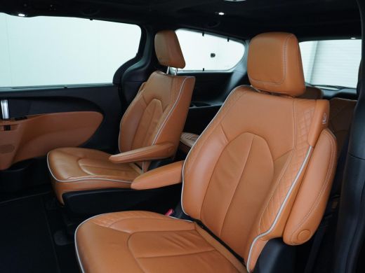 Chrysler Pacifica 3.6 V6 Hybrid 7 PERSOONS | ZEER LUXE UITGERUST | PANO | 360 CAMERA | LEDER+ STOELVENTILATIE+STOEL... ActivLease financial lease