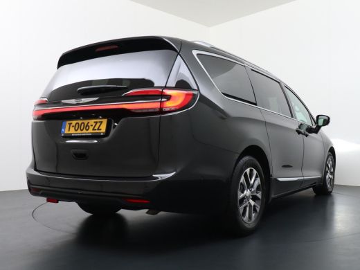 Chrysler Pacifica 3.6 V6 Hybrid 7 PERSOONS | ZEER LUXE UITGERUST | PANO | 360 CAMERA | LEDER+ STOELVENTILATIE+STOEL... ActivLease financial lease