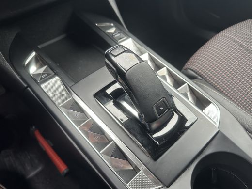 DS DS 3 1.2 PureTech Performance Line Automaat | Achteruitrijcamera | Airco (automatisch) | Apple Carplay... ActivLease financial lease