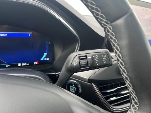 Ford Focus 1.0 EcoBoost Titanium X Business NL AUTO | TREKHAAK | CAMERA | PANO | ActivLease financial lease