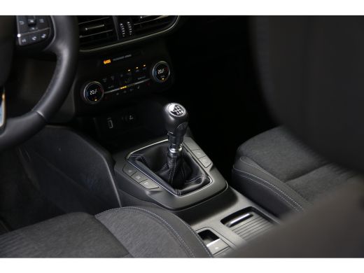 Ford Focus 1.5 EcoBoost Active Business | 1500kg trekgewicht! | Stoel+stuurverw. | Elek. a. klep | LED | 17'' ActivLease financial lease