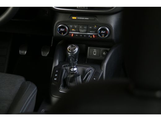 Ford Focus 1.5 EcoBoost Active Business | 1500kg trekgewicht! | Stoel+stuurverw. | Elek. a. klep | LED | 17'' ActivLease financial lease