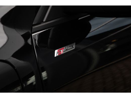 Ford Kuga 2.5 PHEV ST-Line X | Elektrisch panorama-dak | Elektrisch verstelbare stoel met geheugen | Winter... ActivLease financial lease