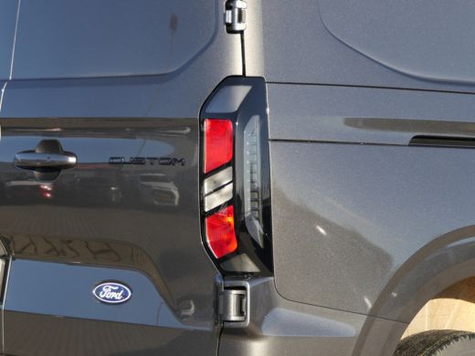 Ford Transit Custom 300 2.0 TDCI L2H1 150 pk Limited MANUAL ActivLease financial lease
