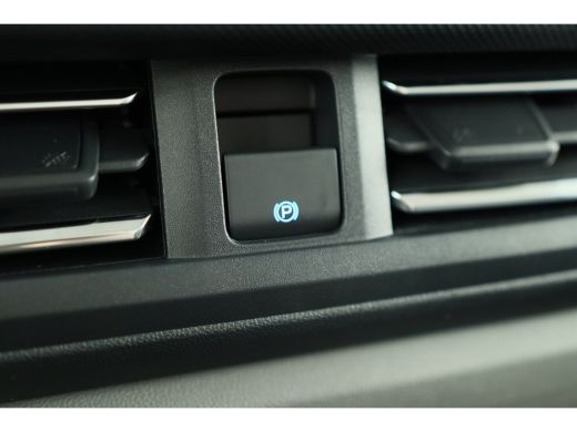 Ford Transit Custom 320 2.0 TDCI Automaat L2H1 Limited | Camera | Driver Assistance Pakket | 8-weg verstelbare & verw... ActivLease financial lease
