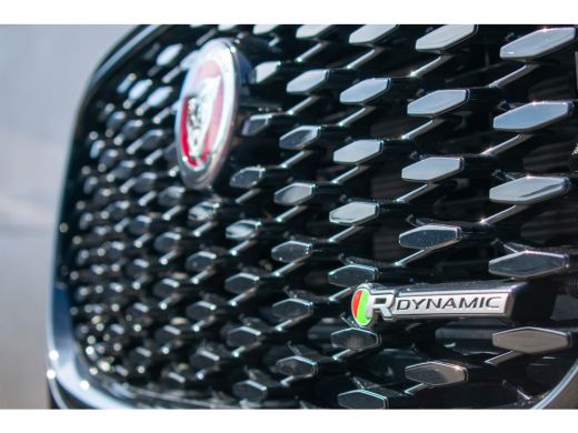 Jaguar F-PACE 2.0 P400e PHEV R-Dynamic Black Pano-ACC-Meridian-Trekhaak-22'' ActivLease financial lease