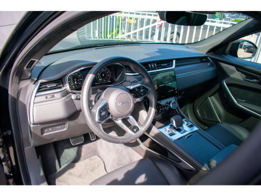 Jaguar F-PACE 2.0 P400e PHEV R-Dynamic Black Pano-ACC-Meridian-Trekhaak-22'' ActivLease financial lease