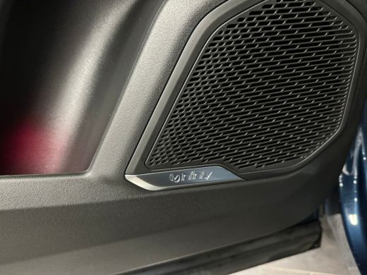 Lynk & Co 01 1.5 | Achterbank in delen neerklapbaar | Airco (automatisch) | Apple Carplay/Android Auto|telefoo... ActivLease financial lease