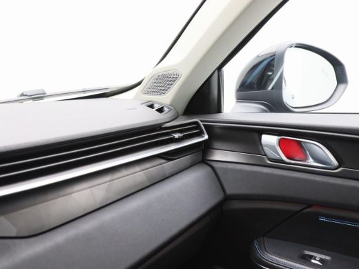 Lynk & Co 01 1.5 Phev 262 Pk Automaat | Full LED | Panoramadak | 360 Camera | 20 Inch | Stoelverwarming | 16.6... ActivLease financial lease