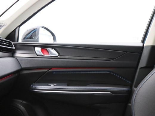 Lynk & Co 01 1.5 Phev 262 Pk Automaat | Full LED | Panoramadak | 360 Camera | 20 Inch | Stoelverwarming | 16.6... ActivLease financial lease