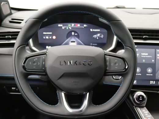 Lynk & Co 01 Plug-in Hybride 261PK AUT trekhaak, panoramadak, zwarte hemel, 360 gr. camera, stuur/stoelverwarm... ActivLease financial lease