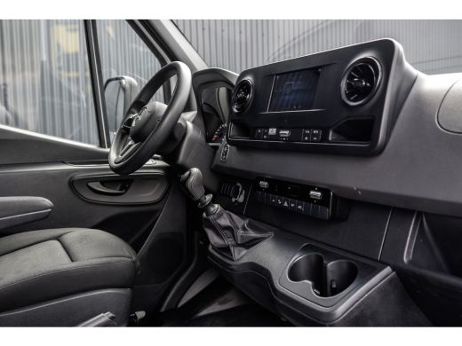 Mercedes-Benz Sprinter 314 CDI | Bakwagen met laadklep | Mbux | Camera | CarPlay | Climate | Euro 6 ActivLease financial lease