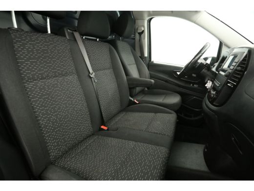 Mercedes-Benz Vito 114 CDI Lang Automaat Camera Airco Cruise Carplay Trekhaak 18"LMV Navigatie 3 Persoons ActivLease financial lease
