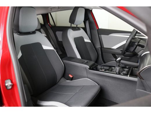 Opel Astra Sports Tourer 1.2 Level 2 110pk | Multi media Navi | Parkeersensoren V+A | Cruise control | Clima... ActivLease financial lease