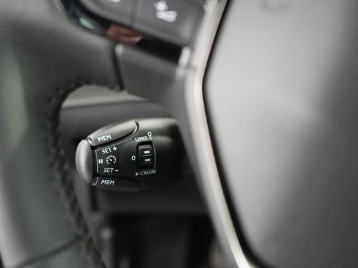 Peugeot 2008 1.2 PureTech Active Pack | Airco (automatisch) | Armsteun voor | Cruise control ActivLease financial lease