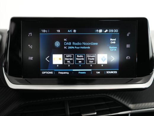 Peugeot 2008 1.2 PureTech Active Pack | Airco (automatisch) | Armsteun voor | Cruise control ActivLease financial lease
